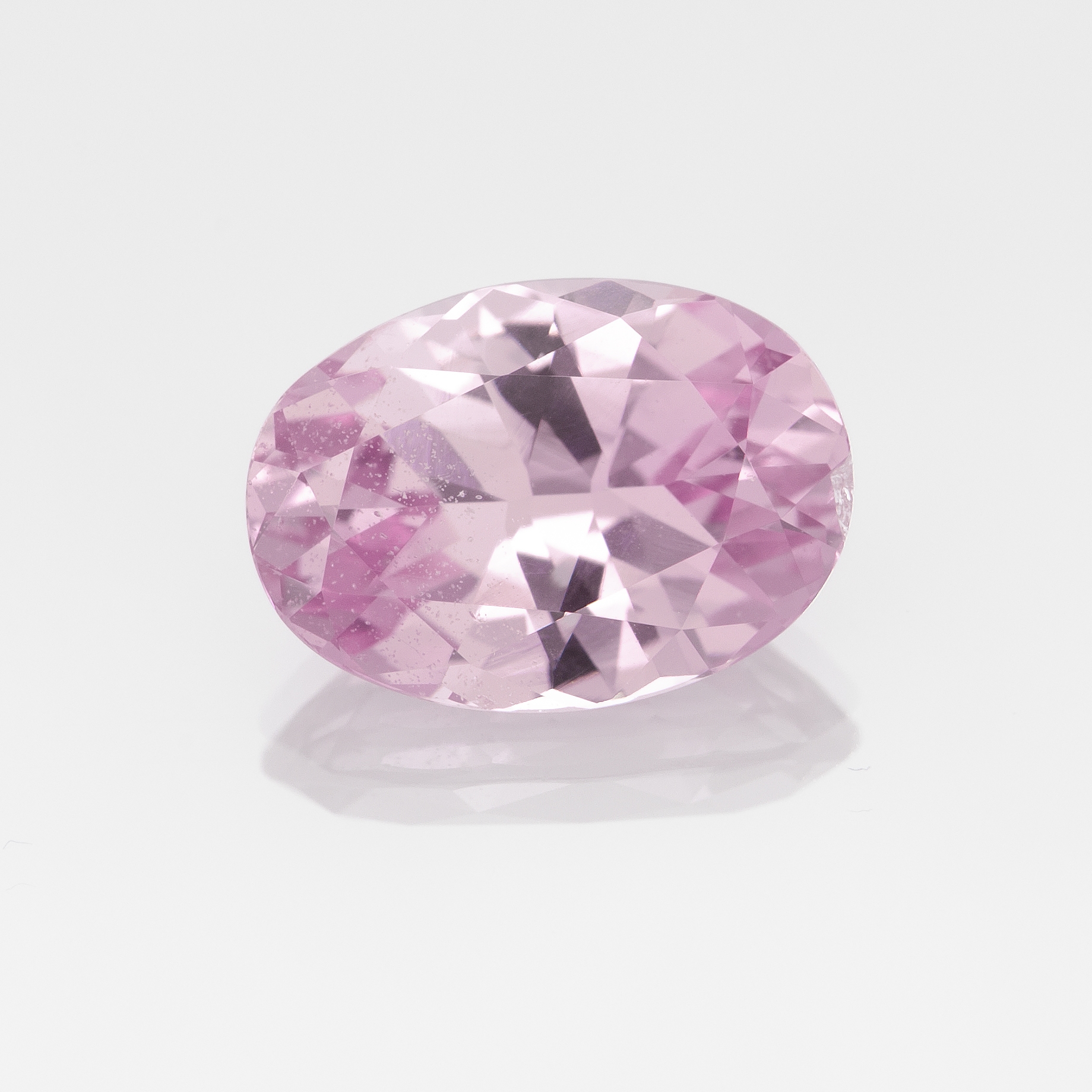 G118 0009 Pink Sapp 9 4x6 9 oval 1 94cts TTAS