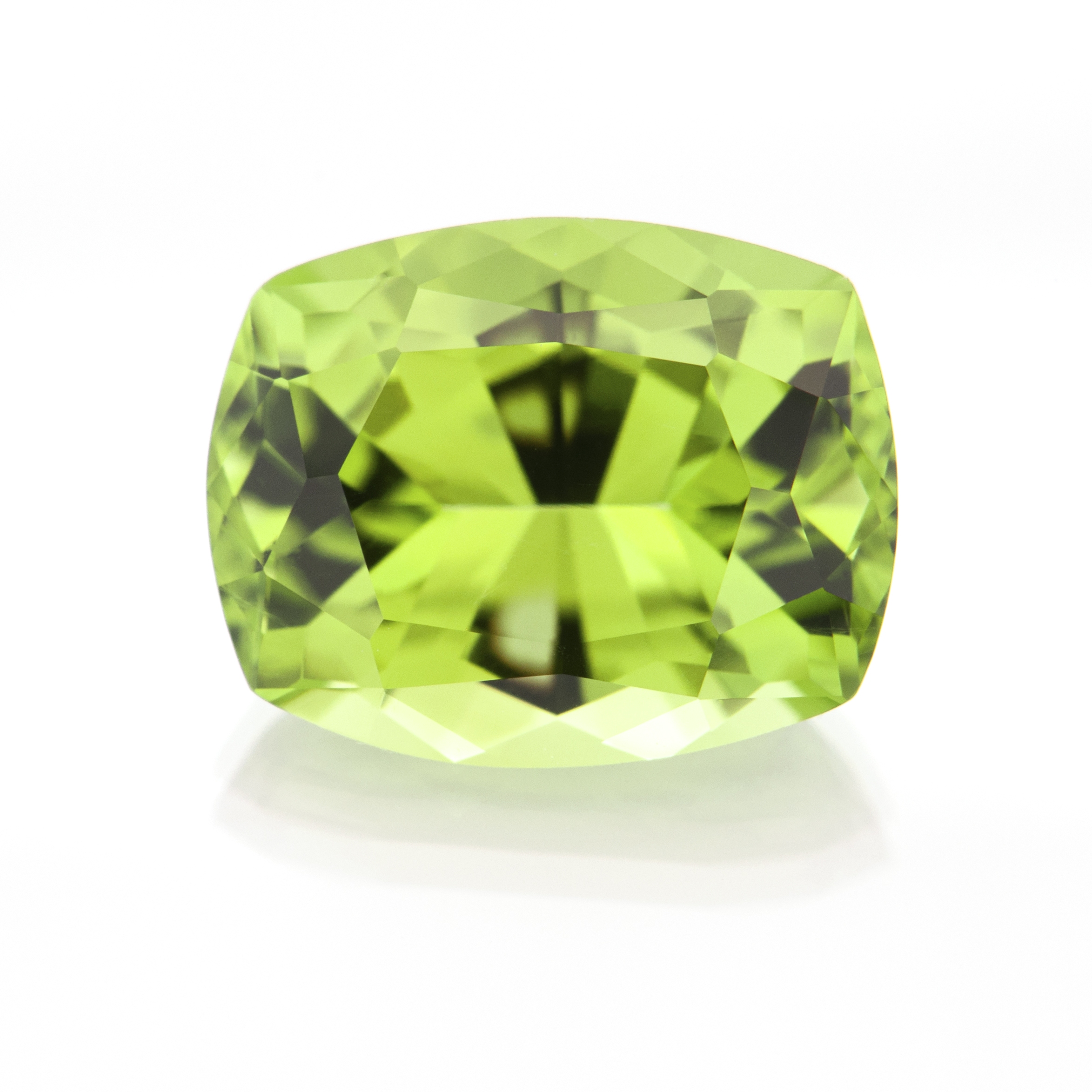 H371 Peridot 9 4x7 4 Cushion 2 35cts IA