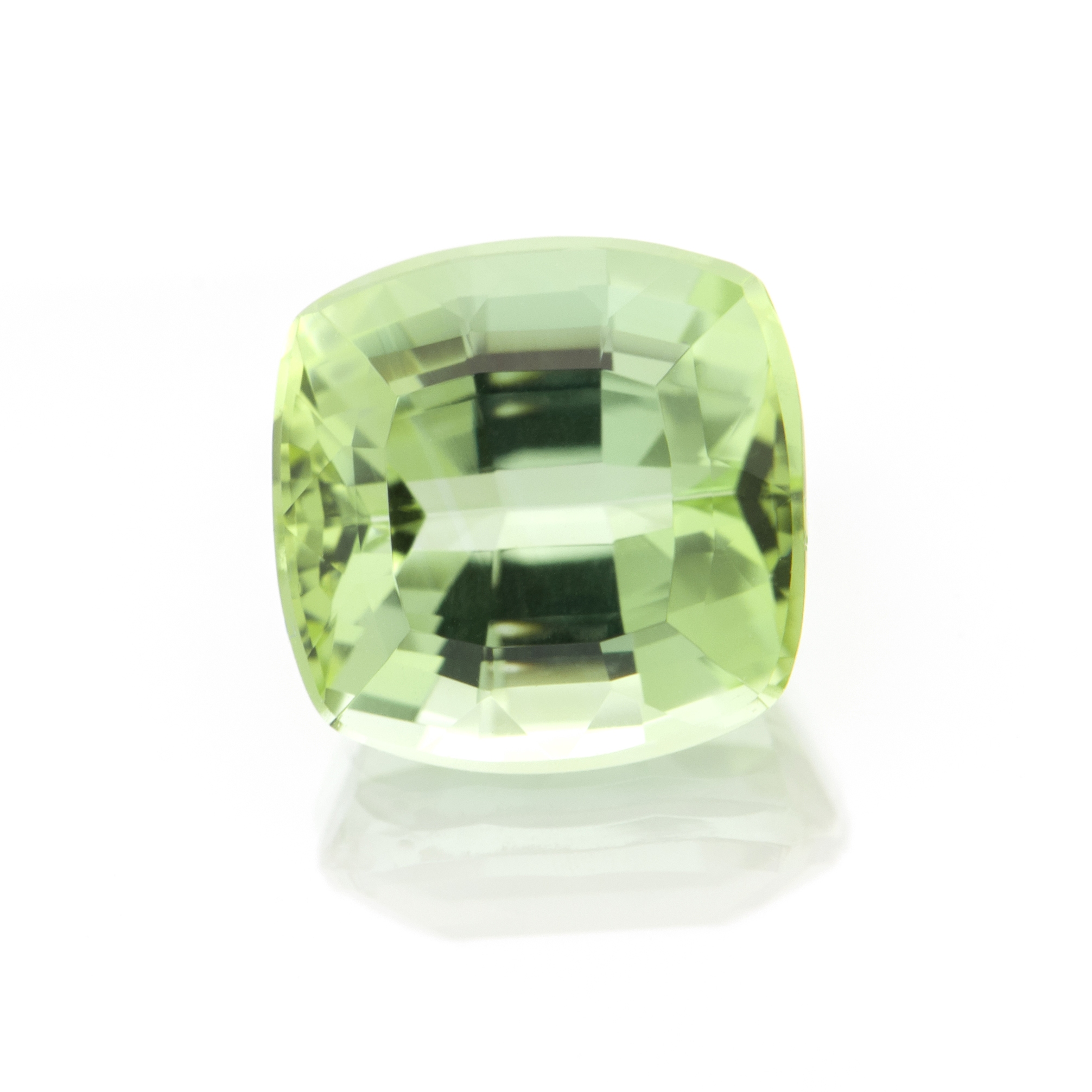 L237 001 Grn Tourmaline 8 5mm Cushion 3 00cts TUA